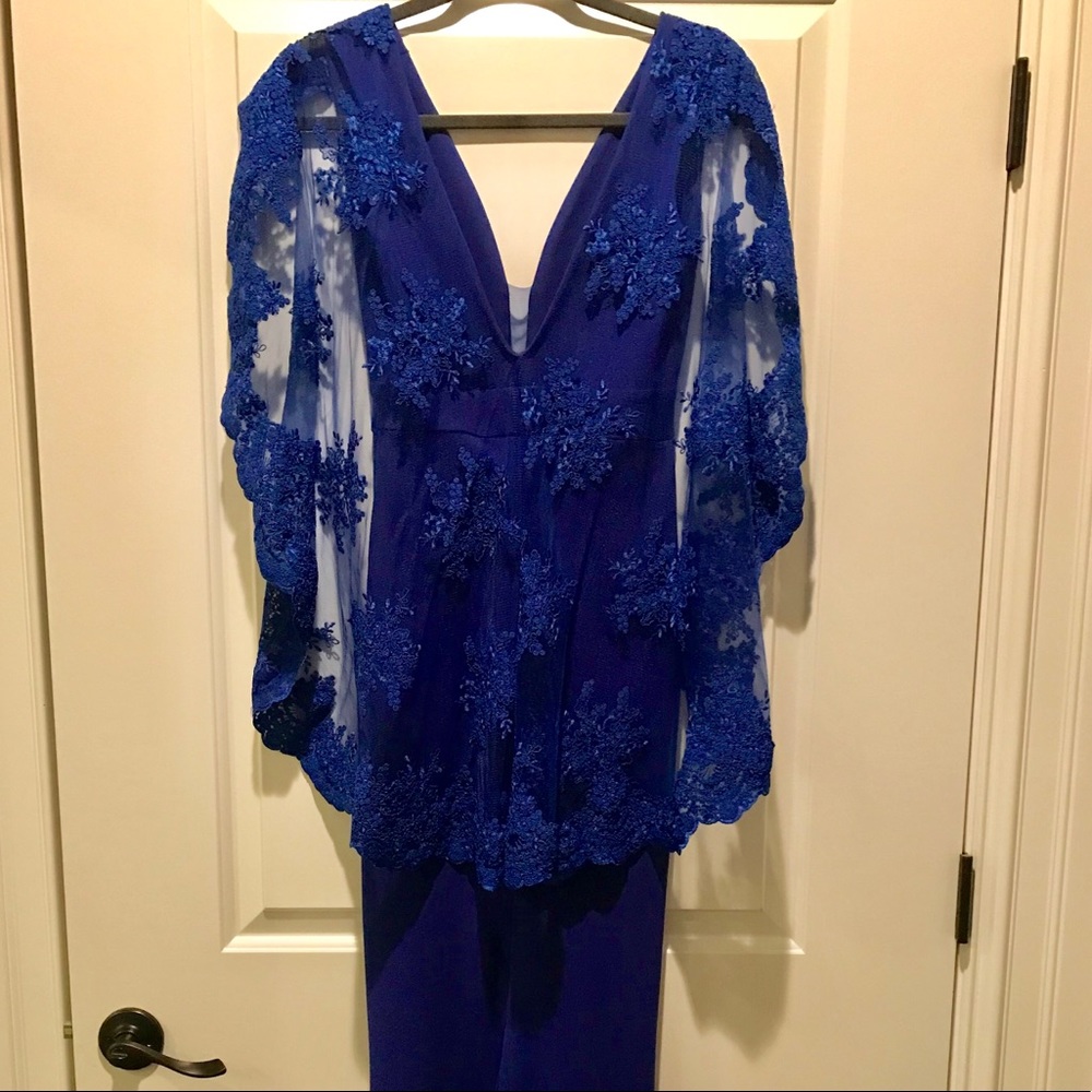 Royal Blue Lace Cape Gown HOMECOMING - Picture 5 of 8